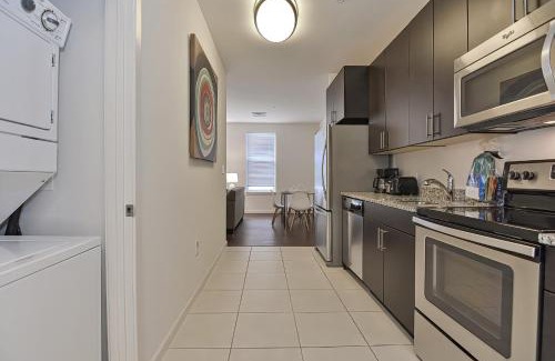 Central-Maverick Square - Paris Street Apartment | Global Luxury Suites East Boston