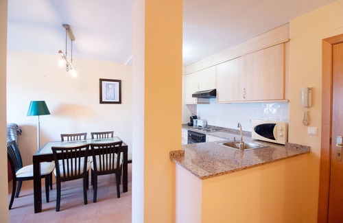 Playa de Almarda Apartment | Global Properties: Apartment with pool on Corinto beach