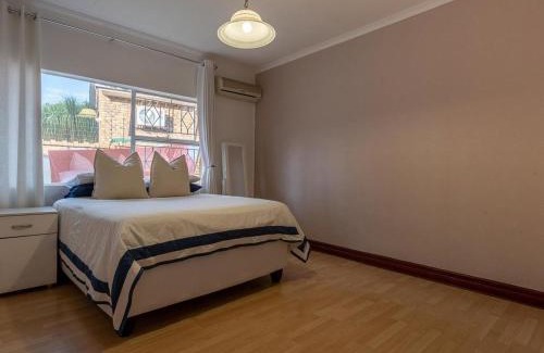 Kareeberg Apartment | Global Properties