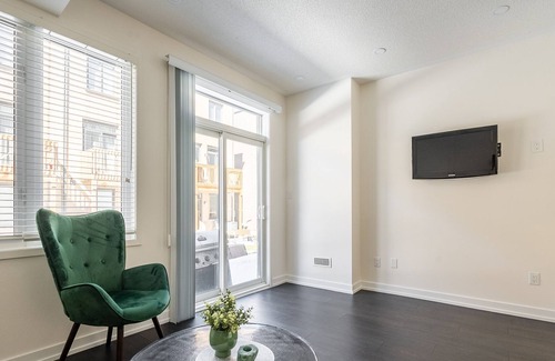 Oakville House | GLOBALSTAY. 3 Bedroom Modern Townhouse in Oakville