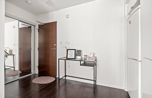 CityPlace Condo | GLOBALSTAY. Azure 1Br+den Apartment w Lake Ontario Views