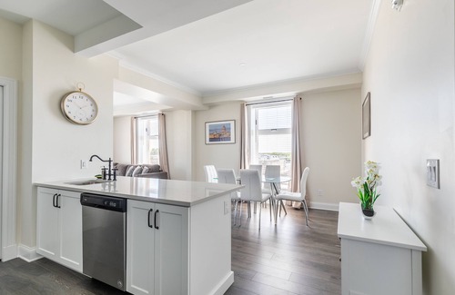 Smiths Falls Apartment | GLOBALSTAY . Rideau 2Br Signature Apartments. Free Parking
