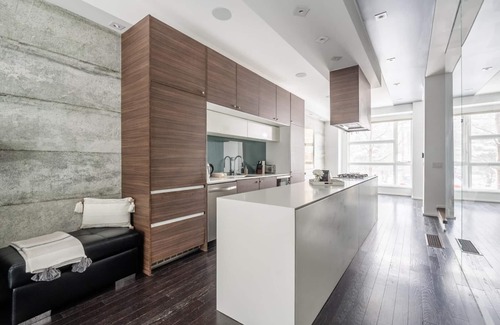 Little Italy House | GLOBALSTAY. Exclusive 3BR Townhouse. HOT TUB. Downtown Toronto