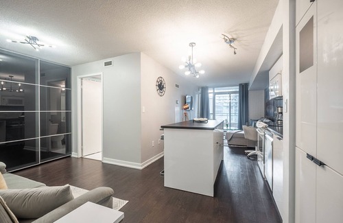 CityPlace Condo | GLOBALSTAY. Luxury 1BR + Den Condo Downtown Toronto