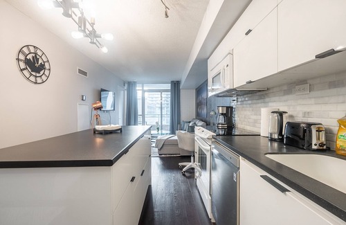 CityPlace Condo | GLOBALSTAY. Luxury 1BR + Den Condo Downtown Toronto