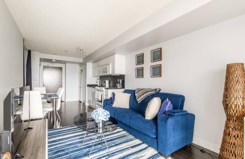 CityPlace Condo | GLOBALSTAY. Marine Dream in Downtown 1 Bedroom + Den