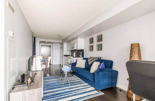 CityPlace Condo | GLOBALSTAY. Marine Dream in Downtown 1 Bedroom + Den