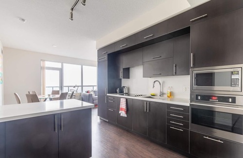 Willowdale Apartment | GLOBALSTAY. Modern 2bd 2 bath Skyscraper. Free parking