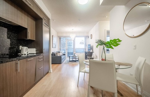 Willowdale Condo | GLOBALSTAY. Modern 2 Bedroom 2BR Sheppard Metro. Free Parking
