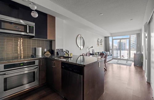Mount Pleasant West Condo | GLOBALSTAY Modern 1BD+Den Condo w/Balcony Lillian St