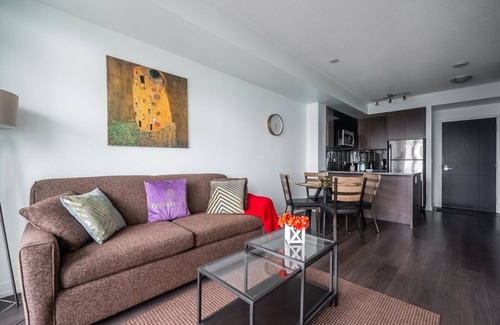Yonge-Eglinton Condo | GLOBALSTAY. Modern Dunfield Ave 1 Bedroom Apartment