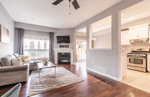 Stoney Creek House | GLOBALSTAY. Modern 3-4 Bedroom Town