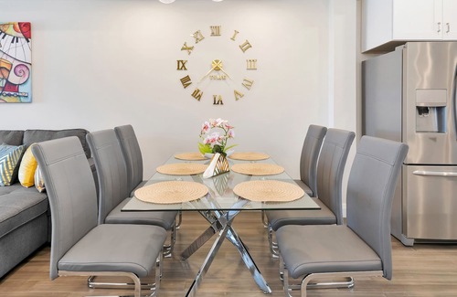 Walkerville House | GLOBALSTAY . New Townhomes 16 Guests, Private Gym, Sauna, BBQ