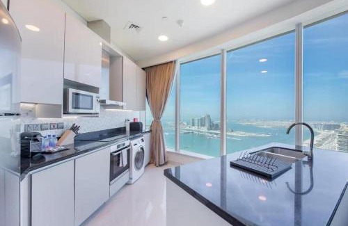Dubai Media City Apartment | GLOBALSTAY Palm View