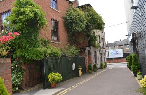 Colchester Hotel | Globe Hotel