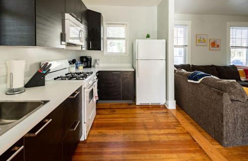North Chesterfield Apartment | Globetrotters Suite in Historic Richmond with Patio