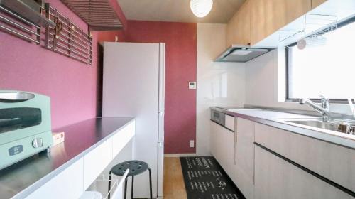 Koshigoe Apartment | GLOCE 海行燈 l 江ノ島から徒歩5分 小型犬可