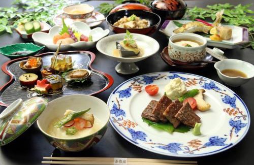 Yoro Apartment | GLOCE 養老 千歳楼別邸古民家 l 約250年の歴史を持つ旅館にある古民家を貸し切り