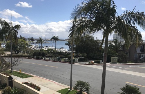 Coronado Cottage | Glorietta Bay Breeze Beach Cottage- 4bd/4bth sleeps 8 Bay View!