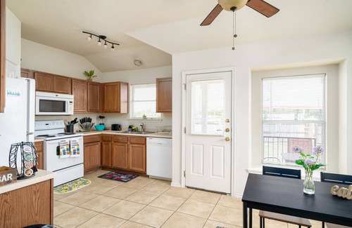 Wetmore House | Glorious 3 bedroom home/Near Randolph AFB/No stairs.