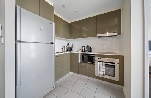 City West Apartment | Glorious Central Canberra 1-Bed with Pool & Sauna