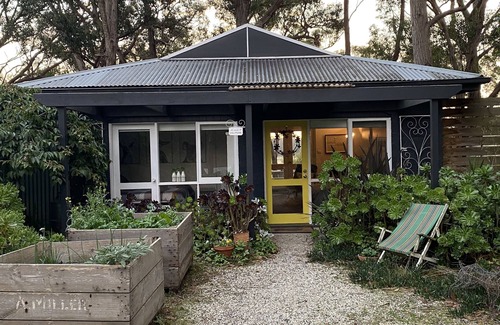 Woodend Apartment | Glorious country views- Pet friendly