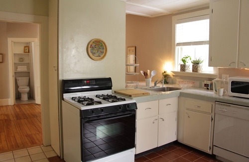 Munjoy Hill Apartment | Glorious getaway on Portland's Eastern Promenade.