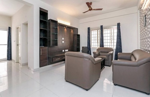 Hebbal Hotel | Glorious Rooms Stay near Hebbal Railway Station