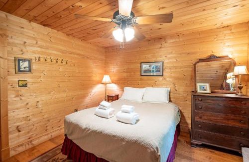 Bryson City House | Glorious Sunsets Bryson City Mountain Cabin