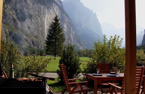 Lauterbrunnen Apartment | Glorious views and Alpine meadows - perfect summer and winter retreat