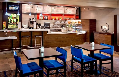 Danvers House | Gloucester Whale Watch tour! 2 Family-friendly Units w/Starbucks & Free Parking