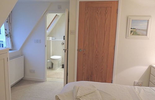 Martlesham Heath House | Glovers Cottage, Hidden Gem, Central Woodbridge
