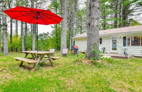 Gloversville House | Gloversville Getaway with Grill 5 Mi to Water!
