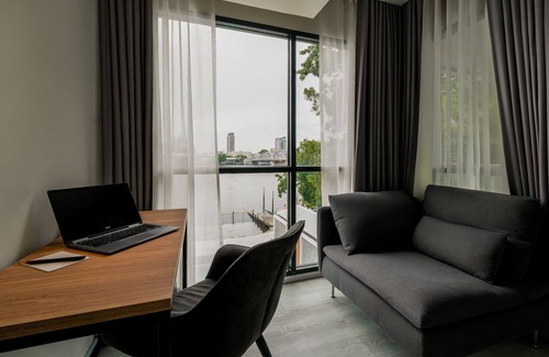 Wachira Phayaban Hotel | GLOW Bangkok Riverside