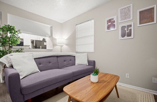 Skyview Apartment | Glowing Green Brentwood Stay | 12 Min to DTX