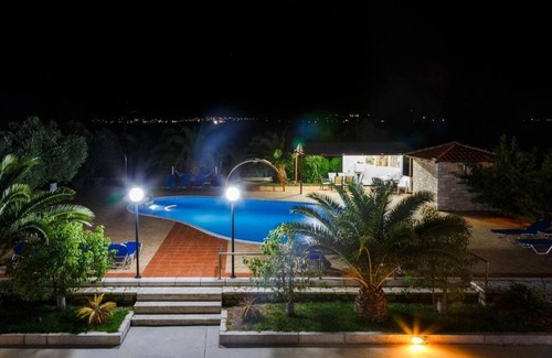 Paralio Astros Villa | Glyfada Villas III