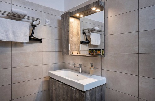 Ayios Pandeleimon Hotel | Glykeria Hotel