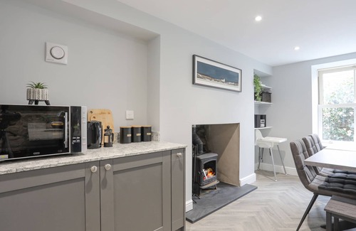 Nant Gwynant Cottage | GLYN AWEL, pet friendly, country holiday cottage in Beddgelert
