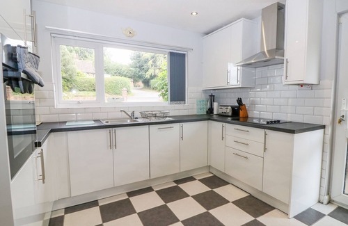 Martin House | GLYNDE, pet friendly, with a garden in Deal