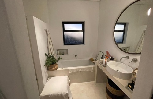 Shelley Point Villa | Gneiss Luxury Beachfront House