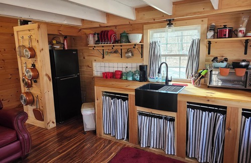 Cleveland Cottage | Gnome Hill Cottage - A Rustic Pet-Friendly Cottage In The Woods