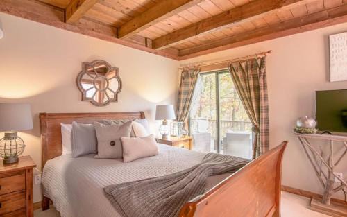 Big Canoe House | Gnome Mountain - Read Fireside Mix Drinks at the Wet Bar Play Community Golf