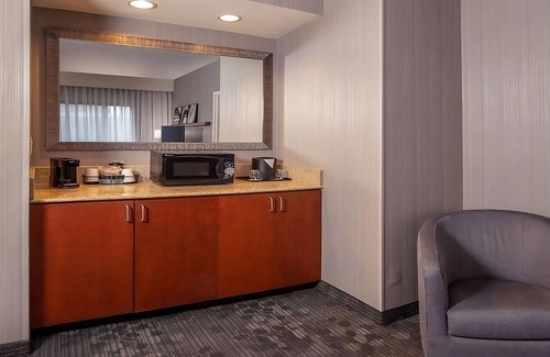 Newark House | Go fishing or boating at Becks Pond! Pet-friendly Suite with Free Parking Onsite