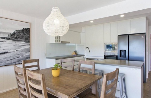 Noosaville House | Go for a swim, or cast a line