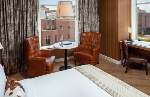 Fitzsimons Hotel | Go Hiking @ Flagstaff Mountain w/Impeccable Room Service, Near Aurora Top Spots