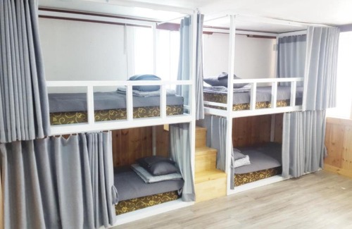 Dongseong-ro House | Go Hostel