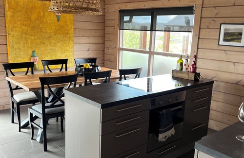 Selfoss Cabin | Golden Circle, luxury cabin with 360° view, hot tub & Sauna - 45 min from Rvk.