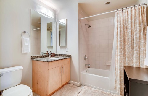 Downtown Las Vegas Condo | Go Move In