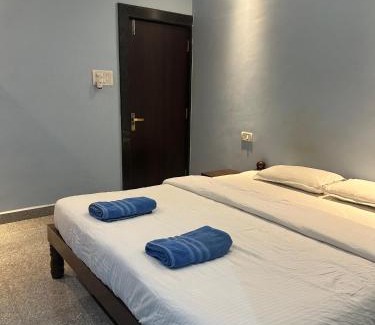 Vagator Bed & Breakfast | GOAROUND - New Sita Comforts at Vagator by Goaround Homes