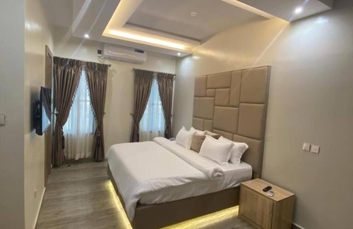 Ikeja Hotel | God's Touch Apartment